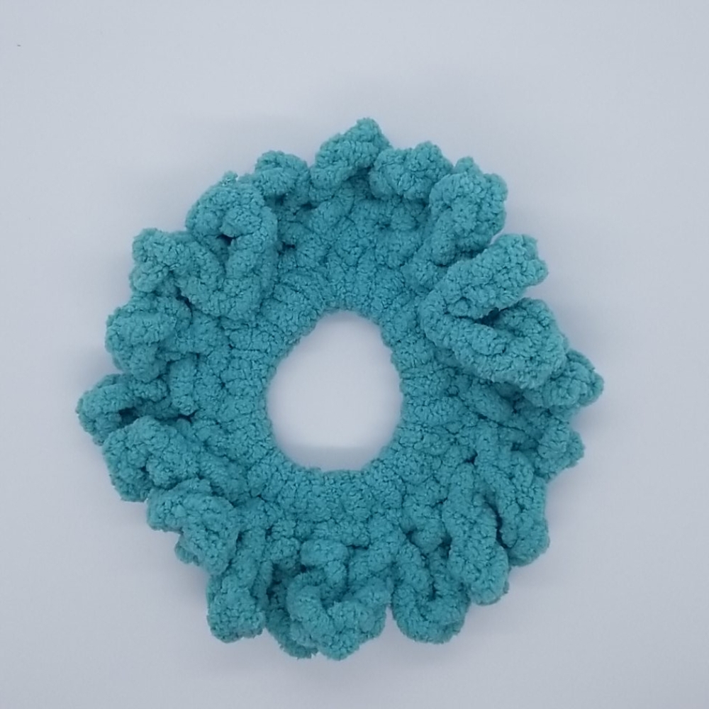 🥳NWT Handmade Hair Scrunchie